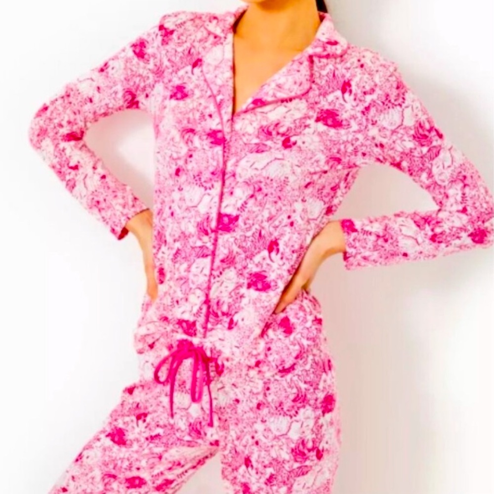 NWT ❤️NEW 2025 PATTERN!❤️
LILLY PULITZER PJ Knit Button Up Top Raspberry Rouge L - Picture 4 of 13